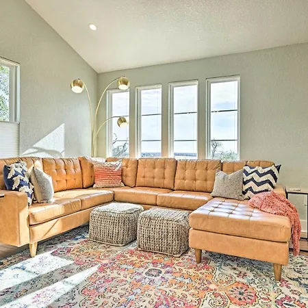 Villa Comfy Hill Country Haven With Private Hot Tub!